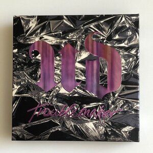 URBAN DECAY LIMITED EDITION TROUBLEMAKER EYESHAWDOW PALETTE